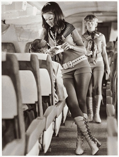 aiiaiiiyo:Southwest Airlines flight attendants wearing their uniform of hot pants and go-go boots, e