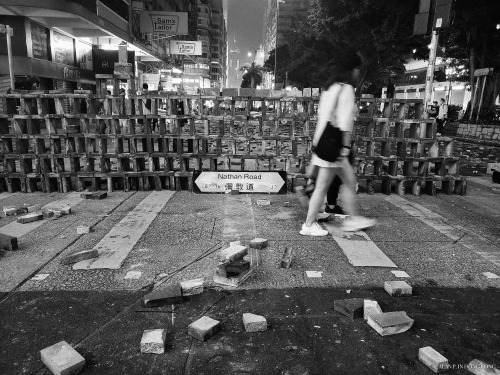 [ 理大 ]沒有在本地大學就讀可能稱不上經歷過正規的香港人大學生活，我雖然沒有這機會，但也就因為一次機緣巧合下入過校園內工作過幾次，也得到它們周年紀念水樽，我還是每天的用著。 可能就是這樣，最近的理大