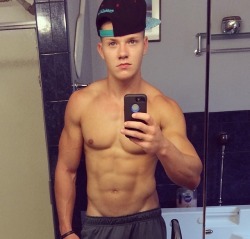 selfiebystuds:  tyler. 19. connecticut. face of a baby, body of a Greek god– scratch that– Greek TITAN.