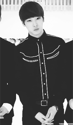 kdslvldcdscdsc-deactivated20160:  himchan being cute ლ(^ω^ლ) 