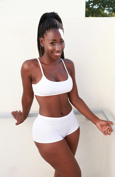 darkskinishot:   It’s easy to find a hot black chick looking for some fun!