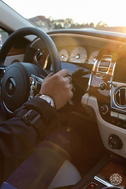 watchanish:Arnold &amp; Son HM Perpetual Moon on the wrist.Seated in a Rolls Royce Ghost.