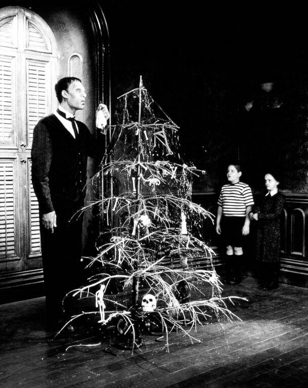 #christmas-with-the-addams-family on Tumblr