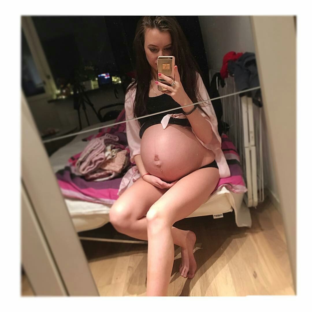 jagoraven: Never wear maternity clothes; always go with the barely fit ones!