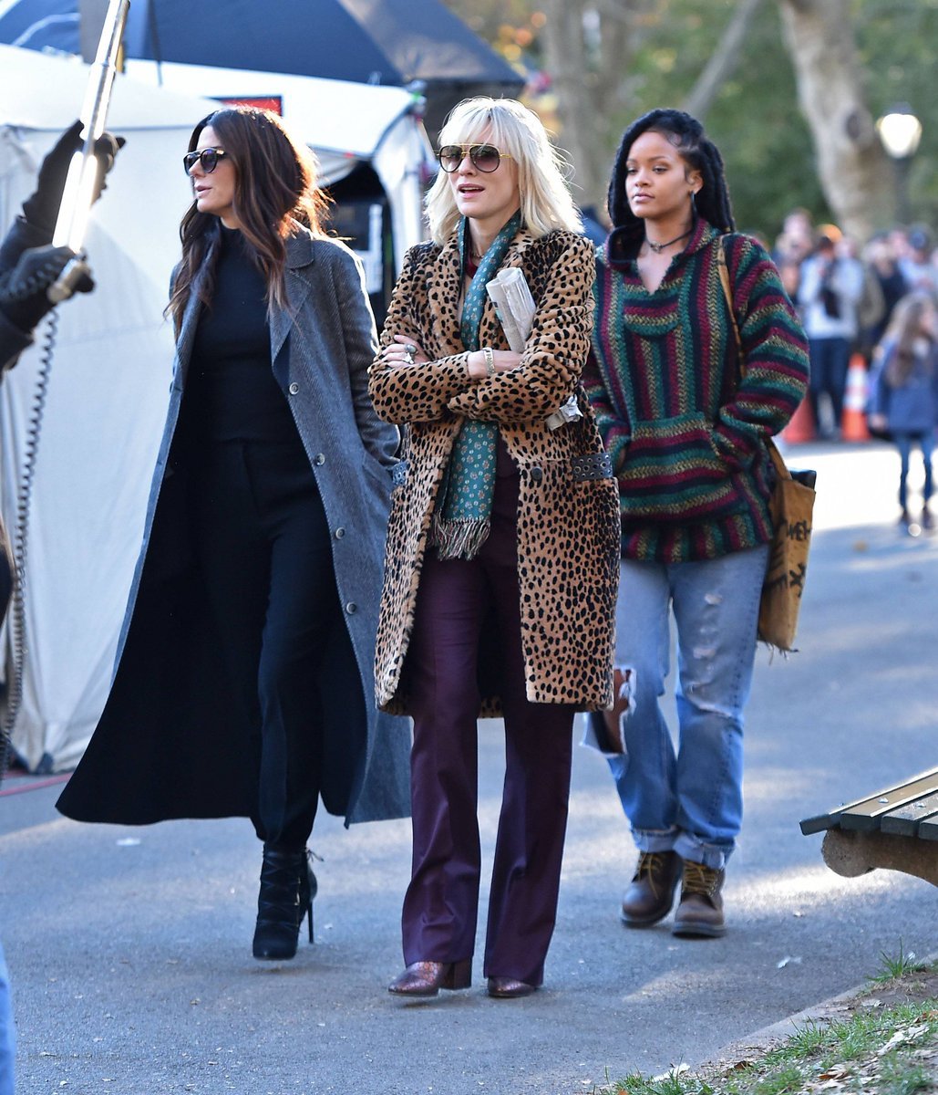 talkthatwhat:  Sandra Bullock, Cate Blanchett and Rihanna on set for the Oceans Eight