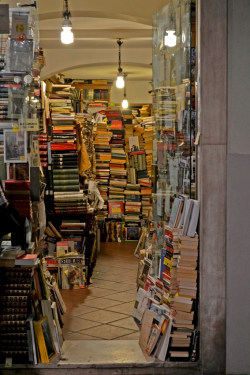 teachingliteracy:  Libreria fiorentina (by