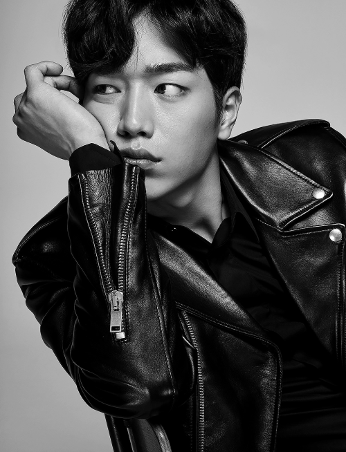 spontaneousellipsis:Seo Kang Joon for Esquire Korea Magazine, October 2015