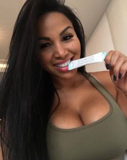 Love Traveling With My @Cocowhiteuk To Keep My Pearly Whites Shinning! They Are Small