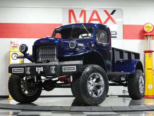 workaholiccoffeeaddict:  v-eight-lover:Truck Tuesday; ‘50 Dodge Power Wagon, Cummins turbo diesel, auto   @hicktownkindaboy 