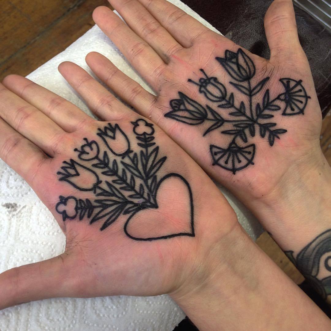 Last week , i tattoed two palms @purple_sun_brussels #tattoo #marinemartin #martinmarine #purplesunbrussels #palmtattoo #blacktattoo #btattooing #tttism #txttooing (à Purple Sun Brussels)