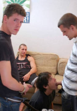 tfootielover:  i think this pledge is gonna become a frat boi so far he is giving great blow jobs to everybody ;0))) 