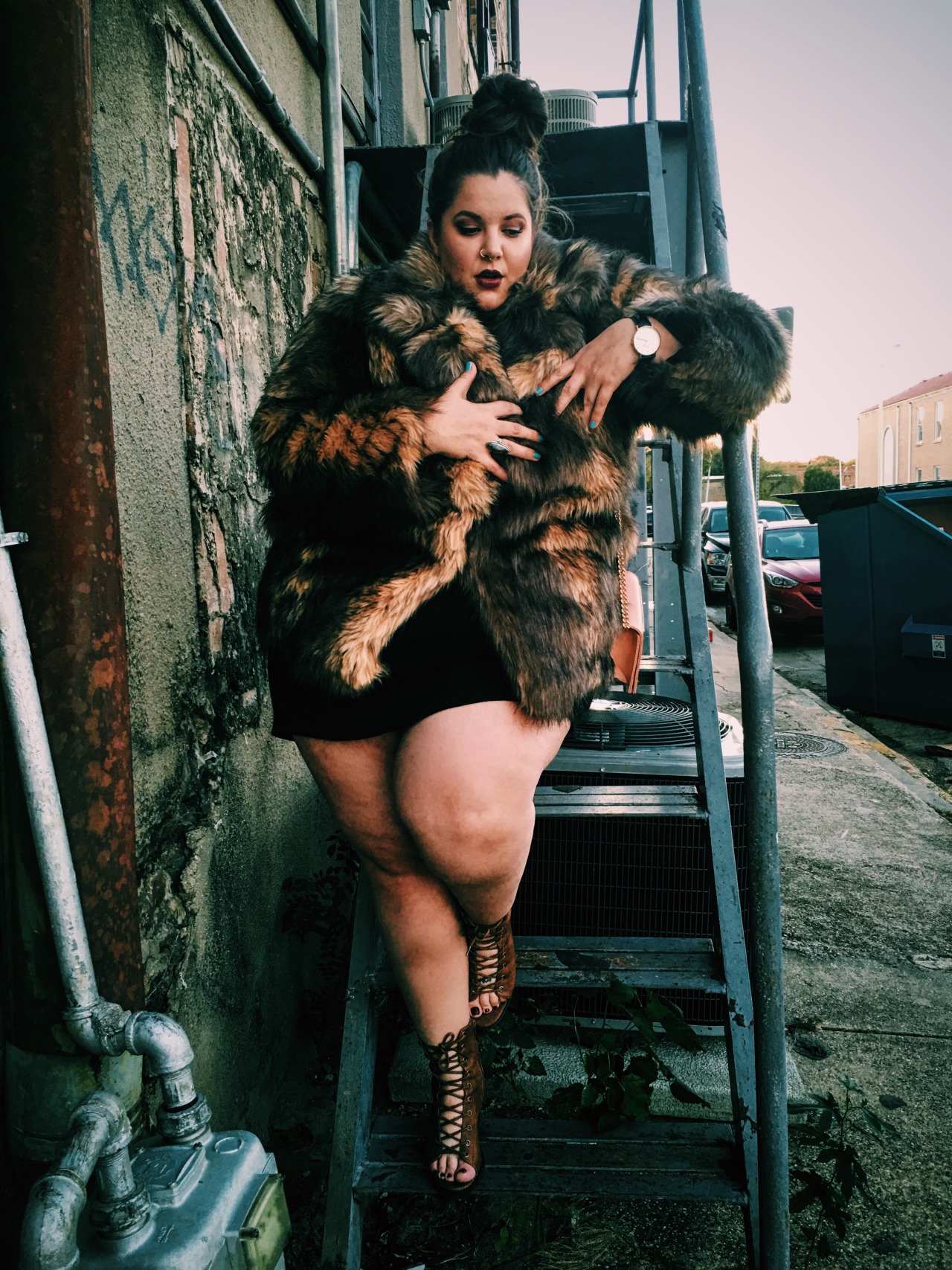 nataliemeansnice:  muppet grunge winter, part two.    big ass lush faux fur coat: