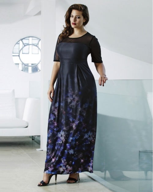 curveappeal:  Ashley Graham for Anna Scholz 36 inch bust, 34 inch waist, 47 inch hips  Lace Sleeve Top Ombre Maxi Dress Embroidered Skater Dress Long Sleeve Lace Dress Vintage Rose Kimono at Simply Be (via curveappeal affiliates)