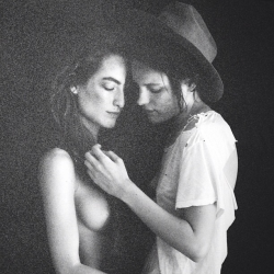 erikalinderfanpage:  Erika Linder & Heather