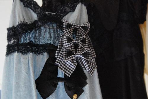 トリプルリボンブローチ（ギンガムチェック / 黒）
triple ribbon brooch (gingham check / black)