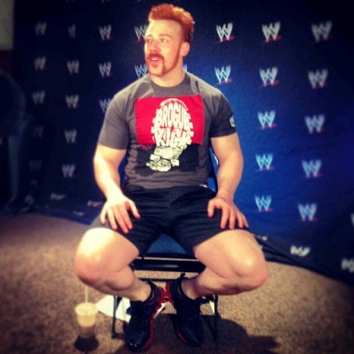 allsheamusfarrelly:  Oh my Gosh! Look at those thighs. I need more oxygen. :D