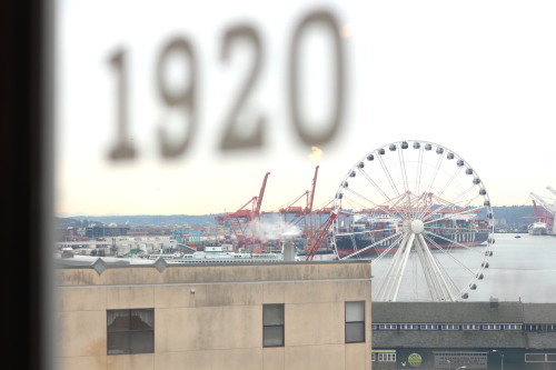 Trying to be artsy~ through the window of a building in Pike’s Place, Seattle