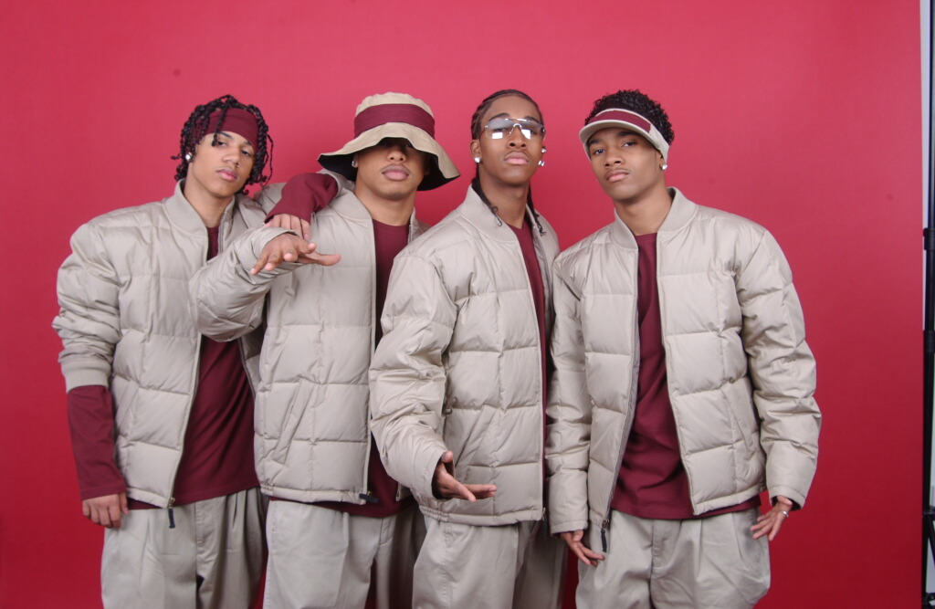 scorpioheaux:  bye at the background not reaching all the way to the right side 