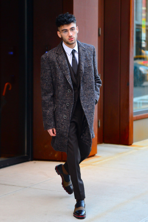 keepingupwithzayn: Zayn leaving his apartment on January 24, 2018 in New York City.