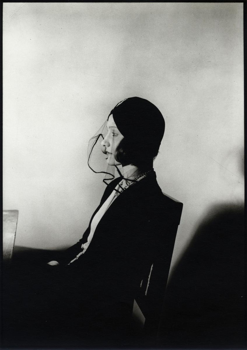 thisobscuredesireforbeauty:  Umbo (Otto Umbehr).  Portrait W.B. (Willis Bock).  1928.Source