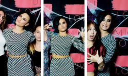 burrowjoe:  Demi Lovato at her meet and greet