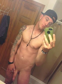 brodays:  Hot Self Pic Studs! Hundreds Of Dudes Added Daily! http://brodays.tumblr.com/