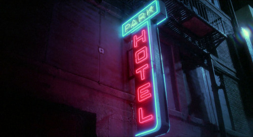scr33ncaps:Mulholland Drive - David Lynch (2001)