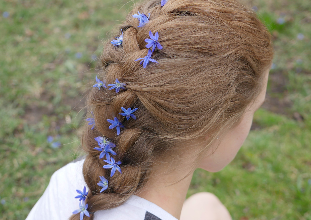 plantion:  my sister let me put flowers in her hair 