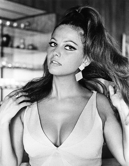 miss-vanilla:  Claudia Cardinale photographed by David Sutton, 1966.