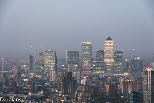 Grabbing a sunrise above London.Check the link for more from here&hellip;London Rooftop