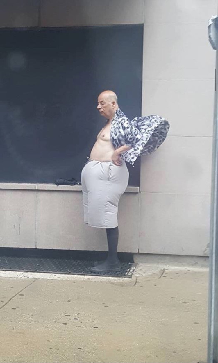bbybull: Is this just how he lives 