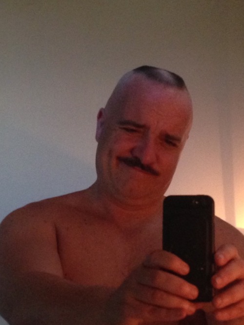 flatandre: Bubba mode in full force…horseshoe flattop and stashe..check!