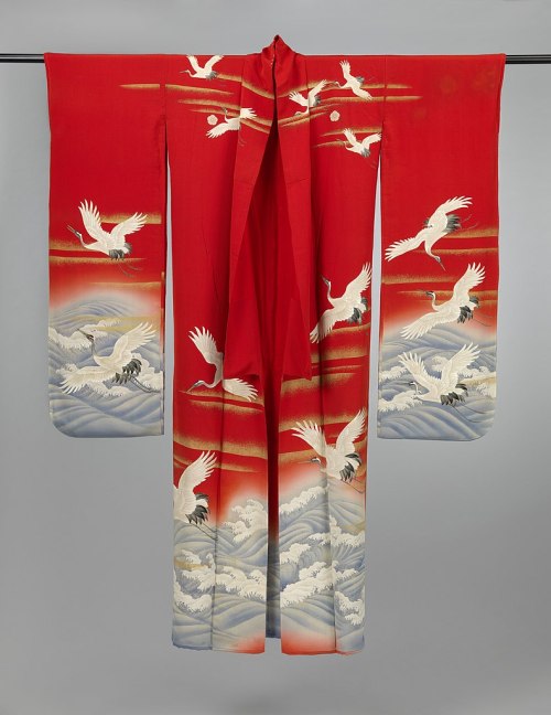 heaveninawildflower: Japanese Kimonos from Rijksmuseum.1) Red crepe silk (chirimen) with yuzen decor