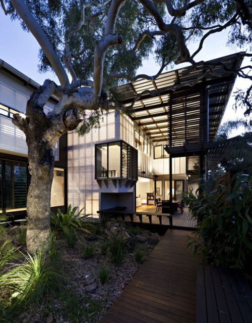 Marcus Beach House by Bark Architects This beach house by Bark Architects is located on the Sunshine Coast of Queensland, Australia.
Check out more images and information about the beach house on WATC.
Follow WE AND THE COLOR on:
Facebook I Twitter I...