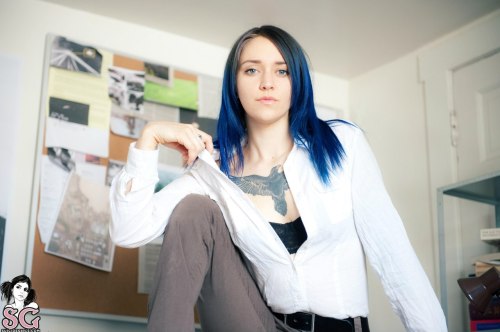 sglovexxx:  Venom Suicide - Fox https://suicidegirls.com/girls/venom/album/1310538/fox/