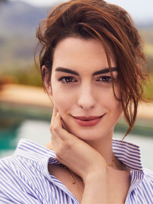 some-anne-hathaway:Anne Hathaway