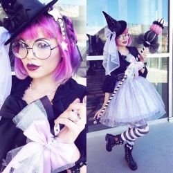 thehellobatty:  Punky witch coordinate today. Already changed out of it but come visit me at Club Yokai tonight!!! http://ift.tt/1g2Dz98 
