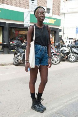 deactivatedmichiko-malandro:  Street Fashion at London Spring 2015 