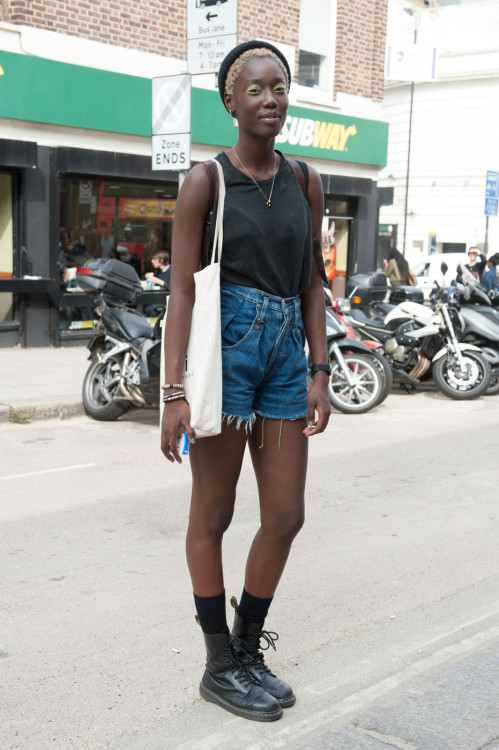 deactivatedmichiko-malandro: Street Fashion at London Spring 2015