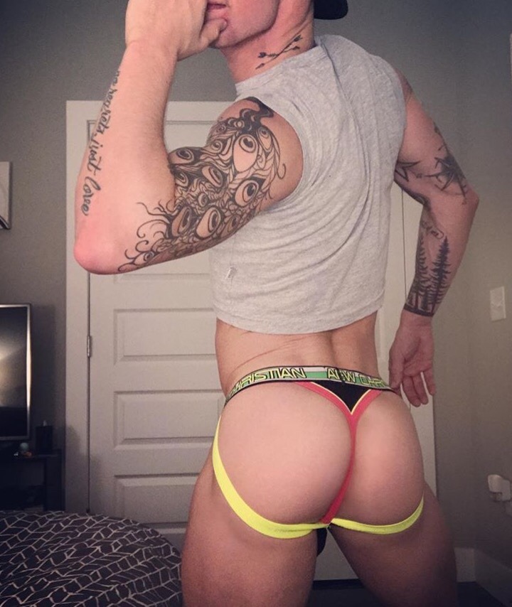 pushmybottoms: Who wouldn’t play these strings ?   www.pushmybottoms.tumblr.com