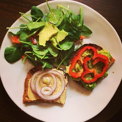 Sometimes the simplest meals are the best.
Bon Appétit!