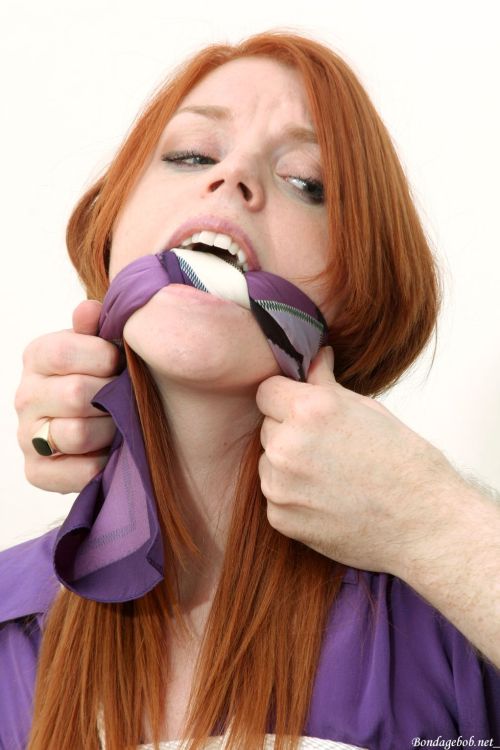 swimsuitmanaic:  graybandanna:  Fi Stevens is gagged with a scarf   Love her work on aquawomen.com