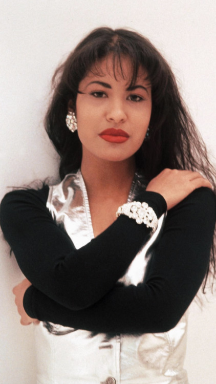 partylocks - Selena Quintanilla Lockscreens (iPhone...