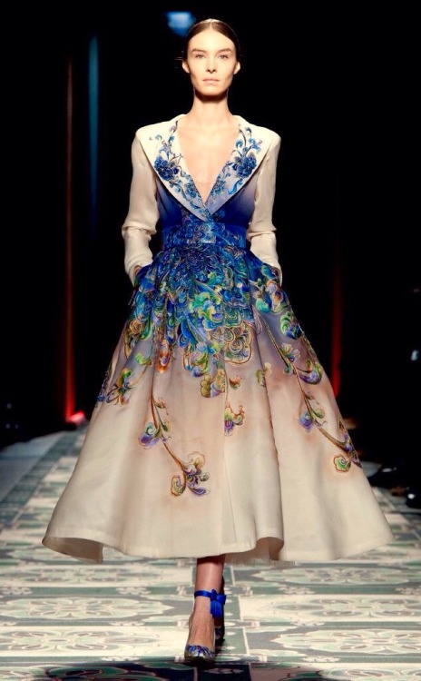 notordinaryfashion:  Laurence Xu F/W 2015-16  “It’s a dress for all seasons,” Raqu