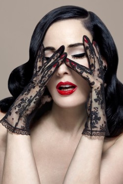 ohdita:  Dita Von Teese Debut Glove Collection http://justoneeye.com/designers/women-25/dita-von-teese.html 