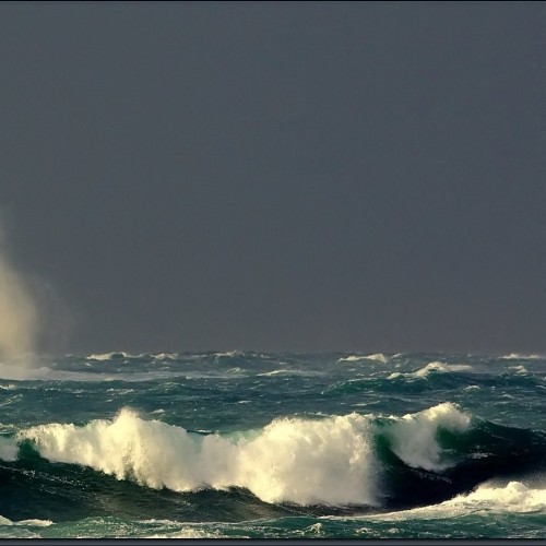 © Gilbert Le Moigne ~ Phare du Four,  Mer d'Iroise, Bretagne - 2011