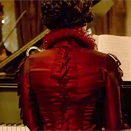sharpe-on-asgard:Lucille’s Wardrobe Appreciation 1/6  Eyecandy!