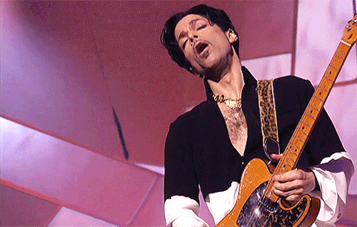 just-prince-things:Prince performs at the 36th NAACP Image Awards. March 19, 2005 [x]