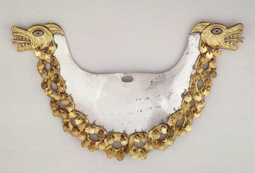  Nose Ornament with Intertwined SerpentsNose ornaments made of precious metals were worn by the elit