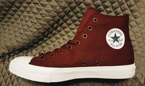 wutttttt. after 2+ months backorder, my bordeaux chuck ii’s finally arrived and they’re just…….. 